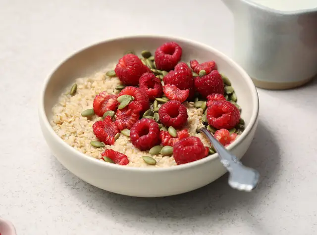 Classic oatmeal with toppers