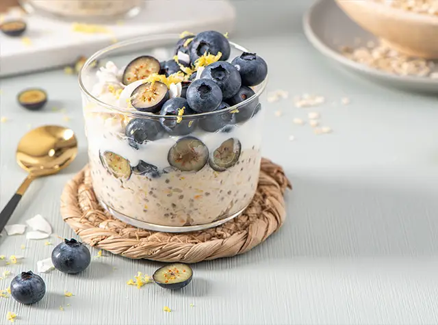Lemon poppyseed overnight oats